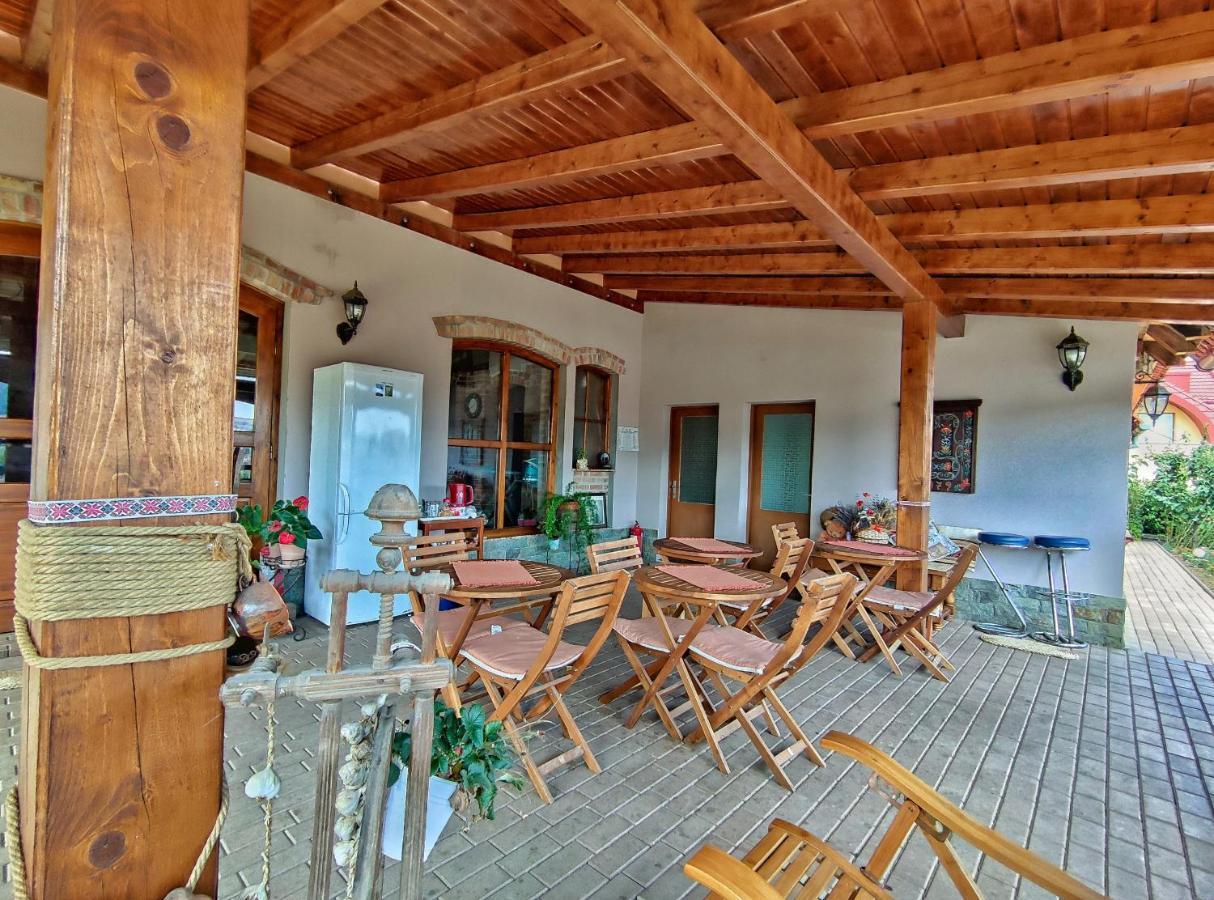 Отель Casa Adam Сигишоара Экстерьер фото