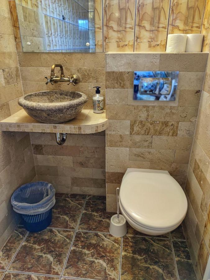 Отель Casa Adam Сигишоара Экстерьер фото