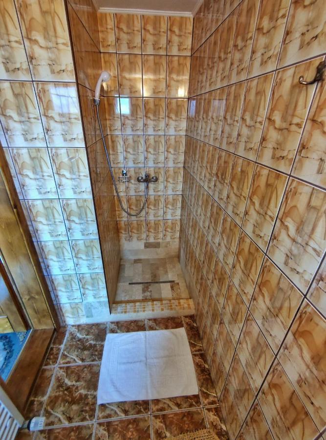Отель Casa Adam Сигишоара Экстерьер фото