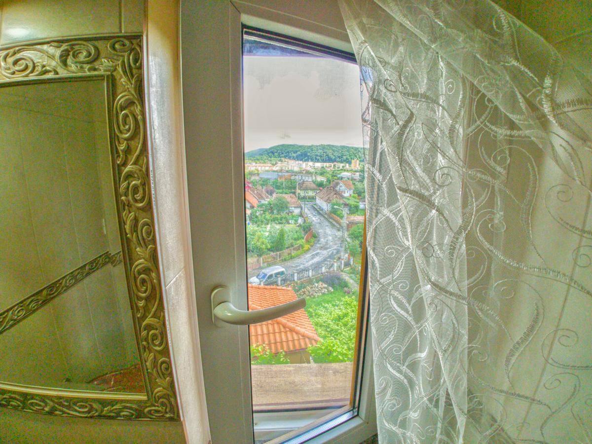Отель Casa Adam Сигишоара Экстерьер фото
