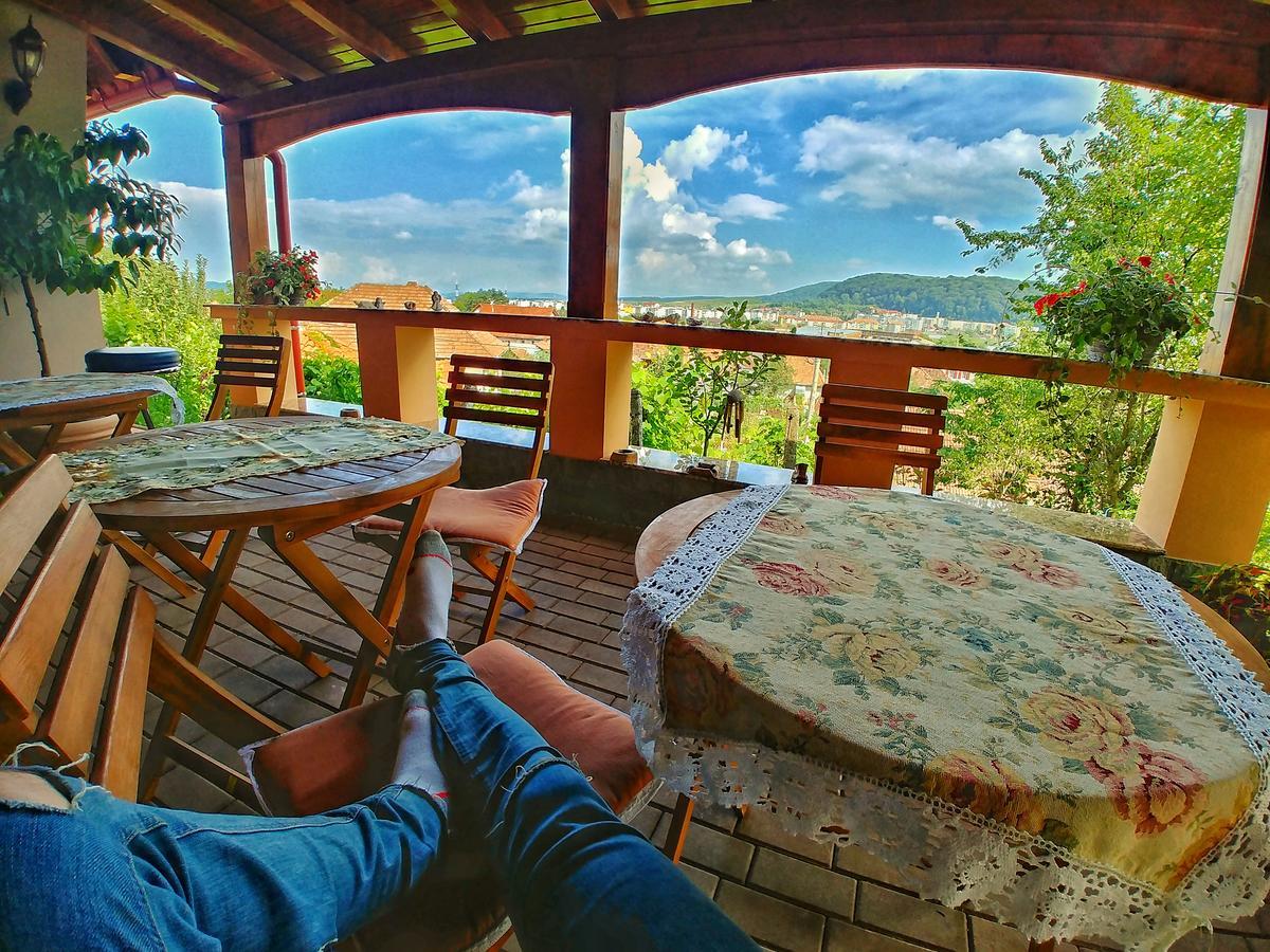 Отель Casa Adam Сигишоара Экстерьер фото