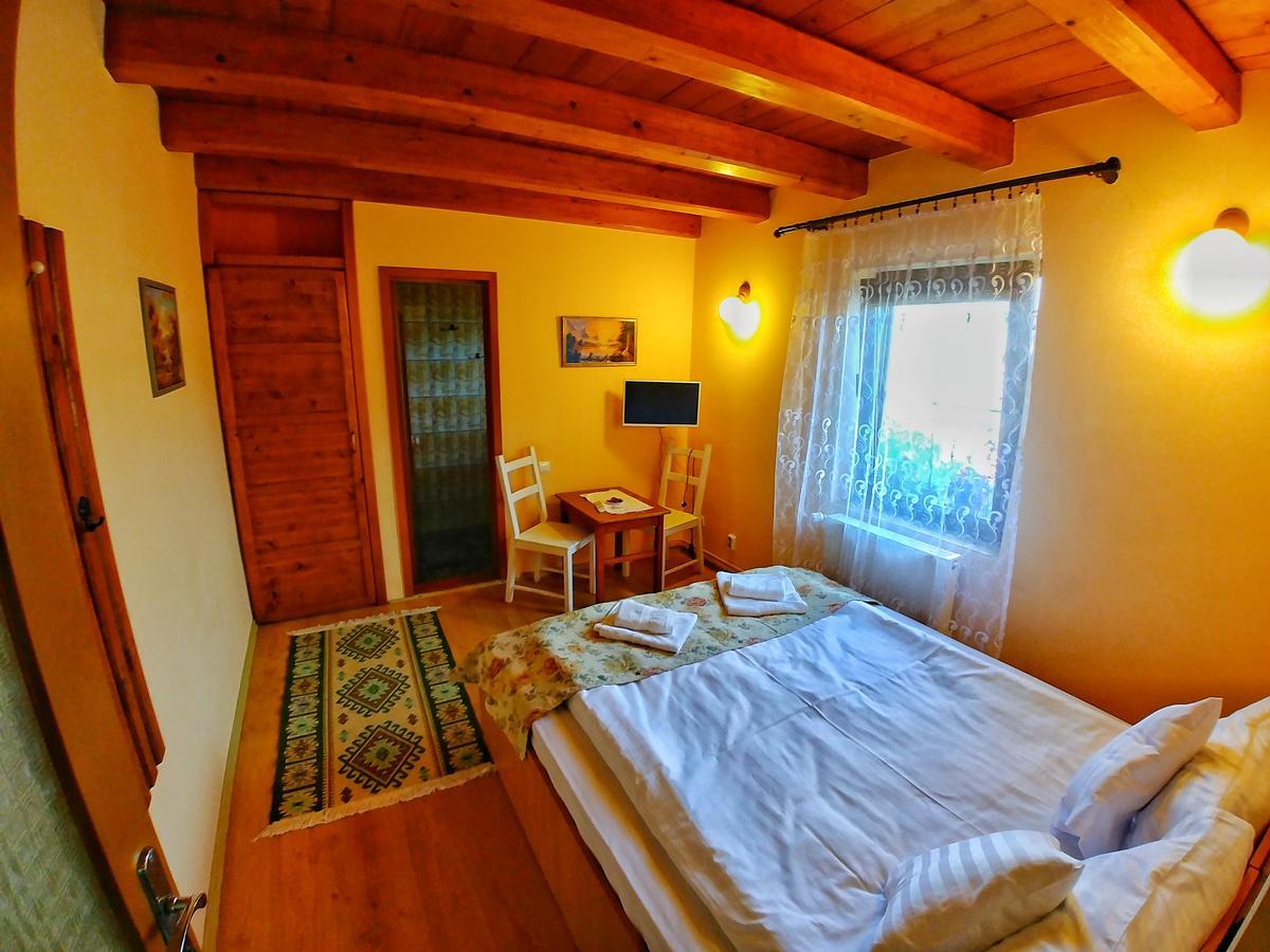 Отель Casa Adam Сигишоара Экстерьер фото