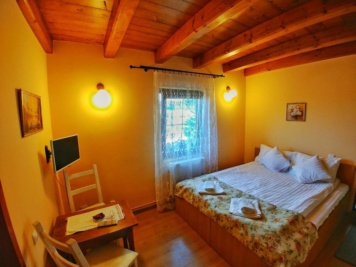 Отель Casa Adam Сигишоара Экстерьер фото